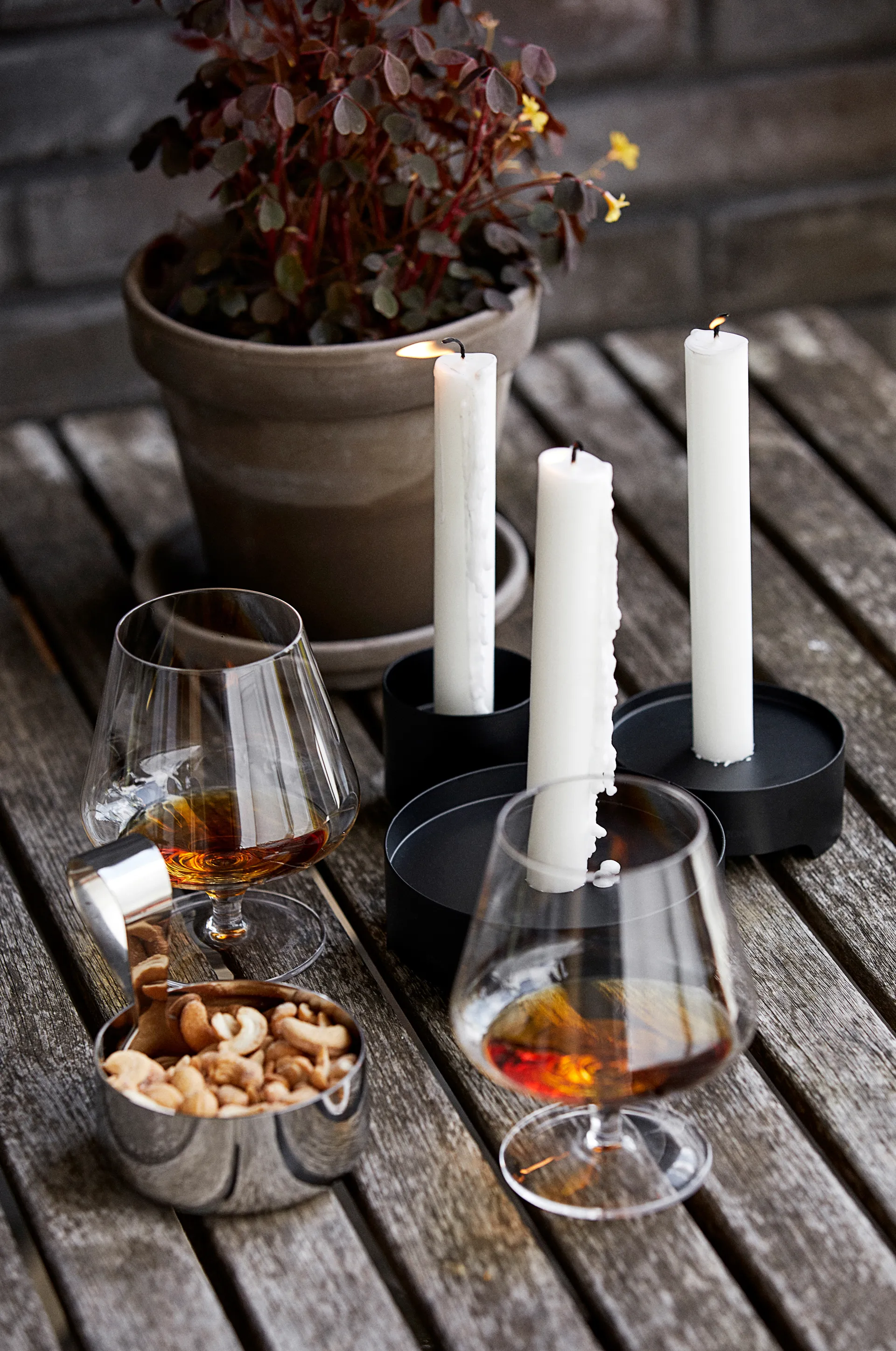 Singles kynttilänjalka Ø 9 cm, Black Zone Denmark