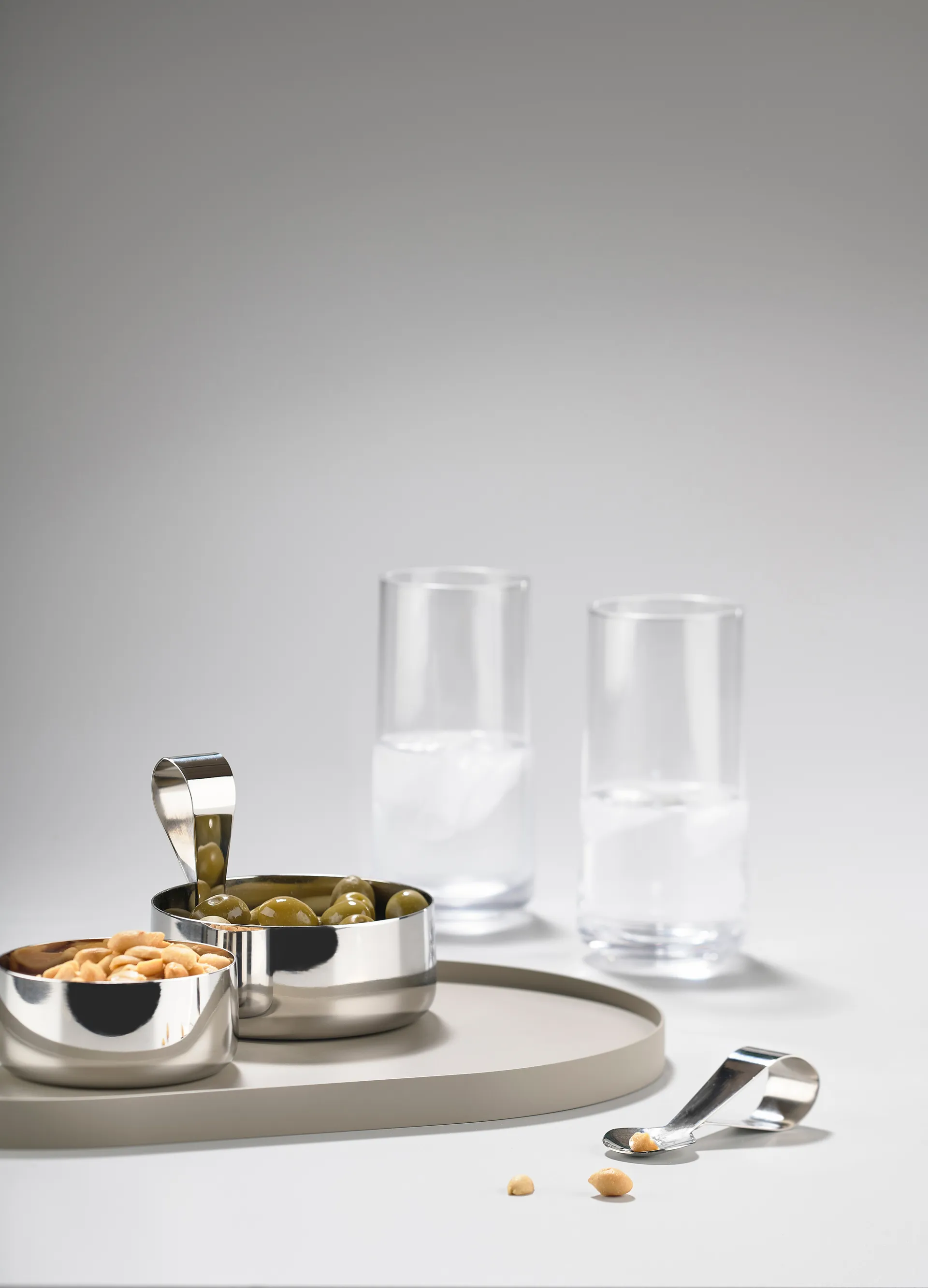 Singles tarjotin ovaali 23 x 35 cm, Mud Zone Denmark