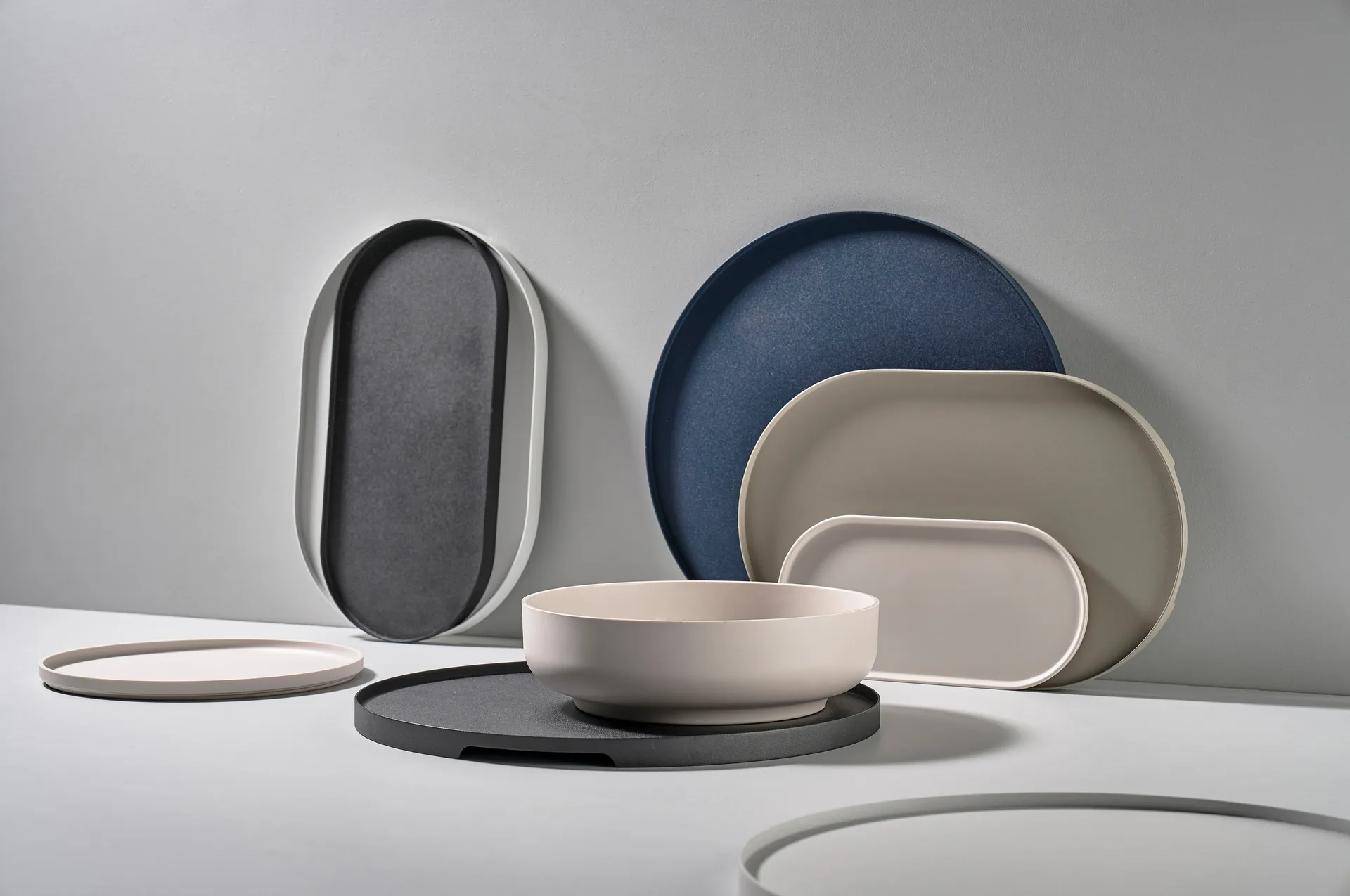 Singles tarjotin ovaali 23 x 35 cm, Mud Zone Denmark