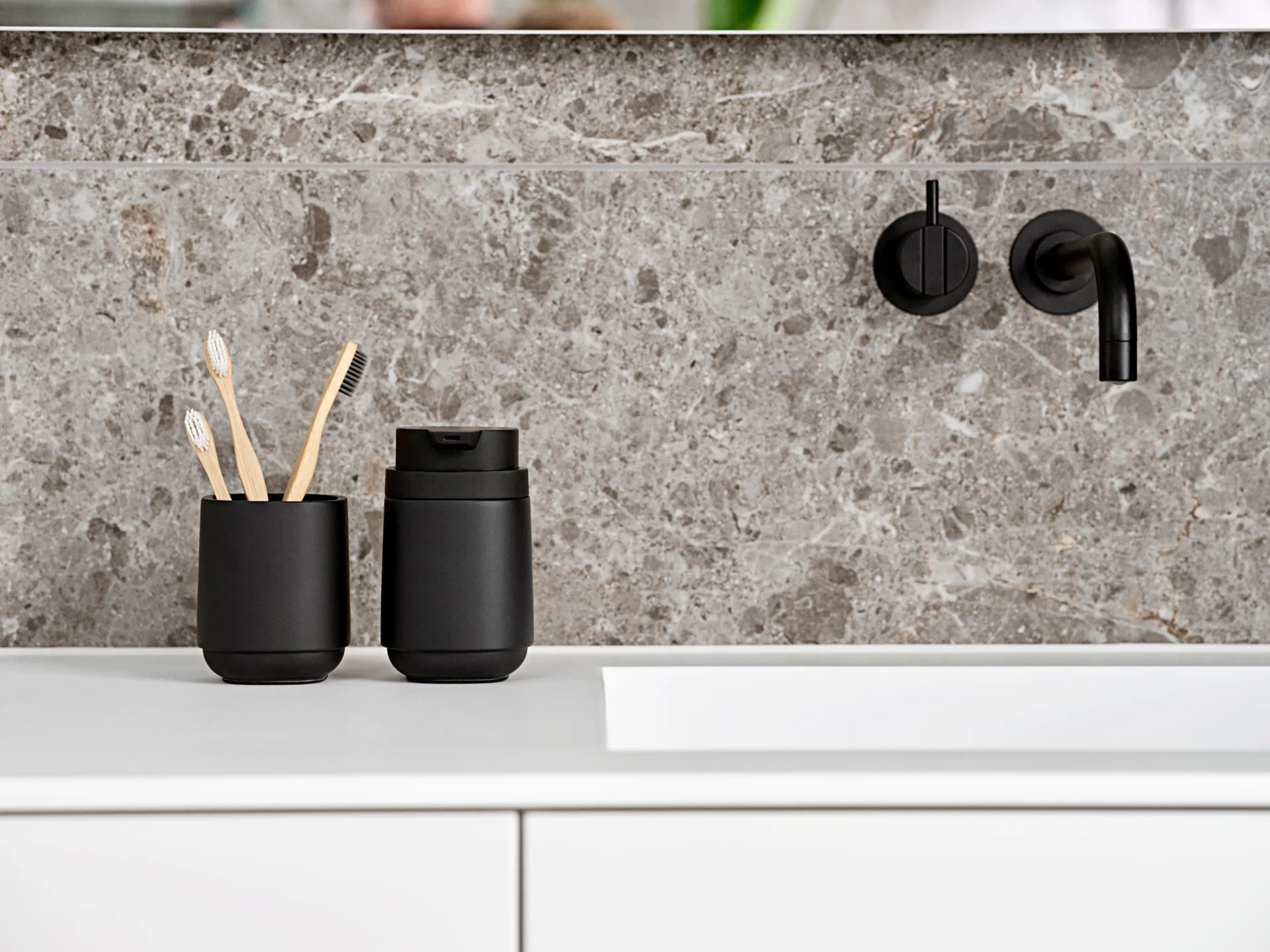 Time hammasharjamuki 9,8 cm, Black Zone Denmark