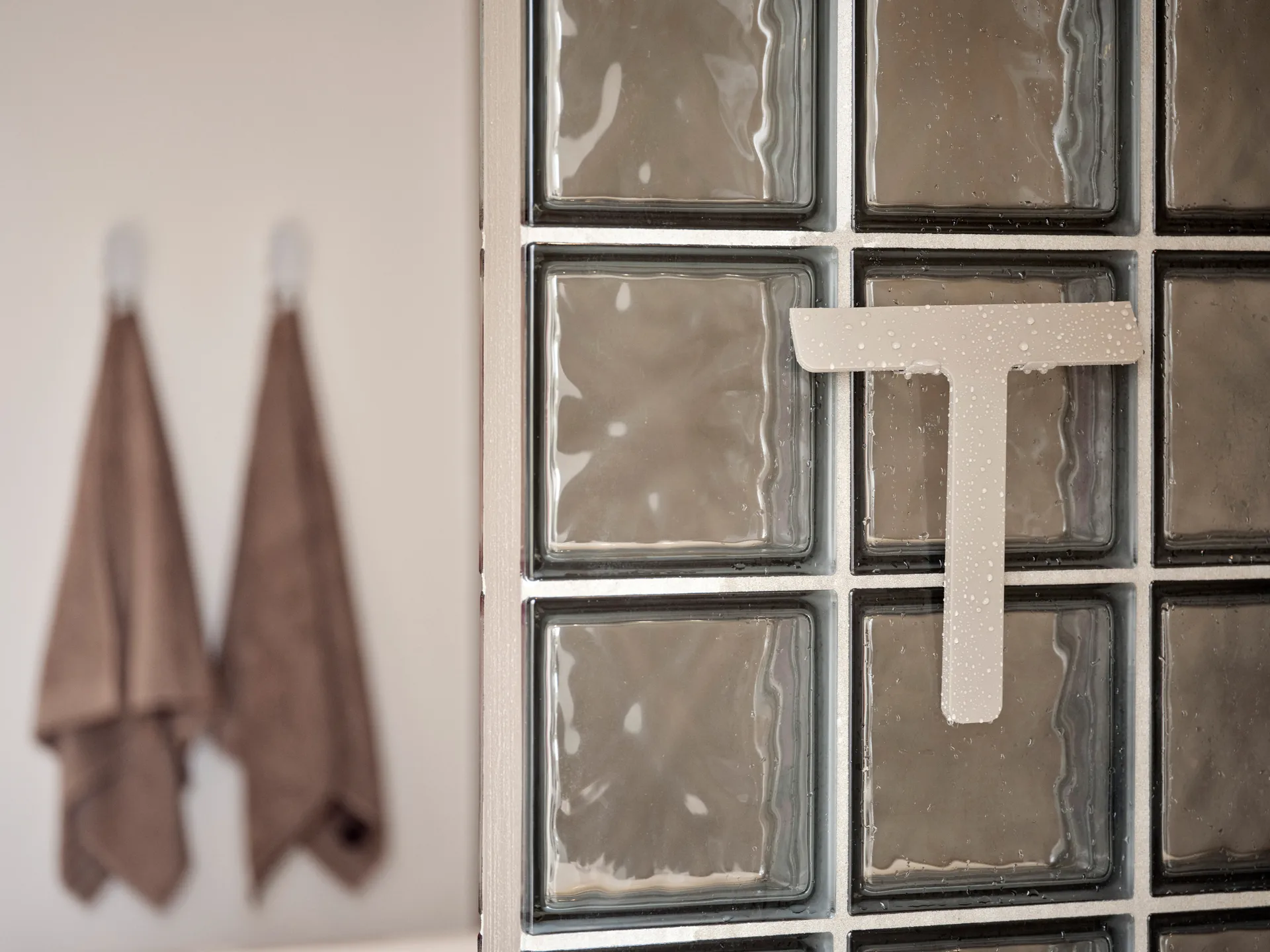 Ume kaavin pidikkeellä, Taupe Zone Denmark