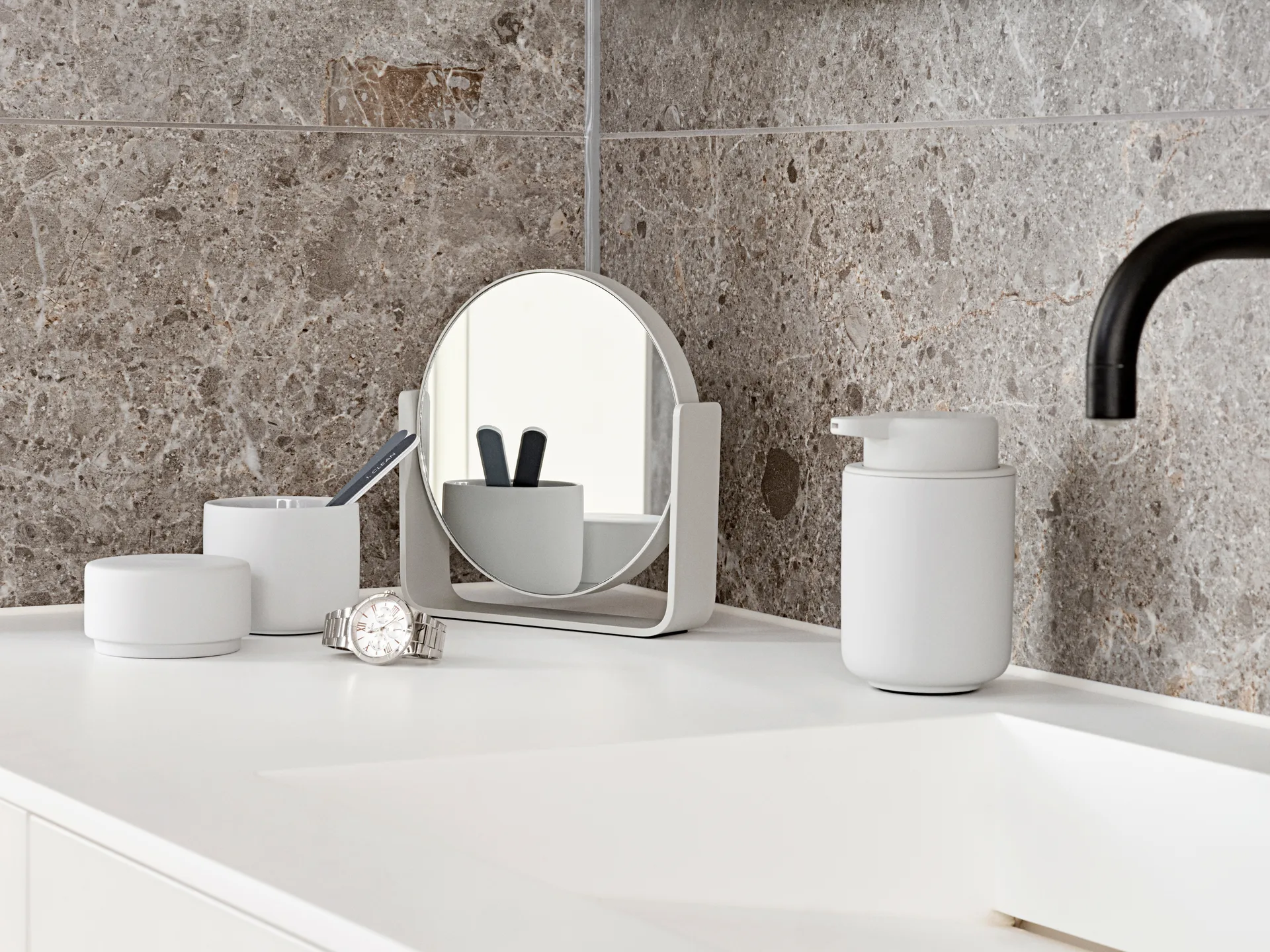 Ume pöytäpeili 5 x suurennuksella 19 x 19,5 cm, Soft grey Zone Denmark