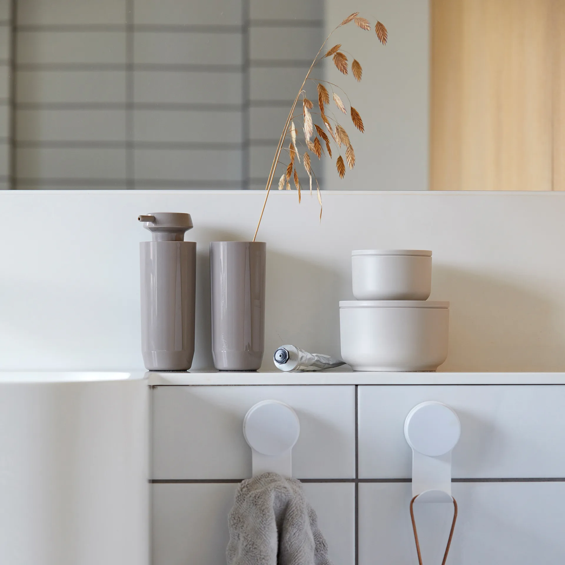 Zone Suii -hammasharjamuki 14 cm, Taupe Zone Denmark