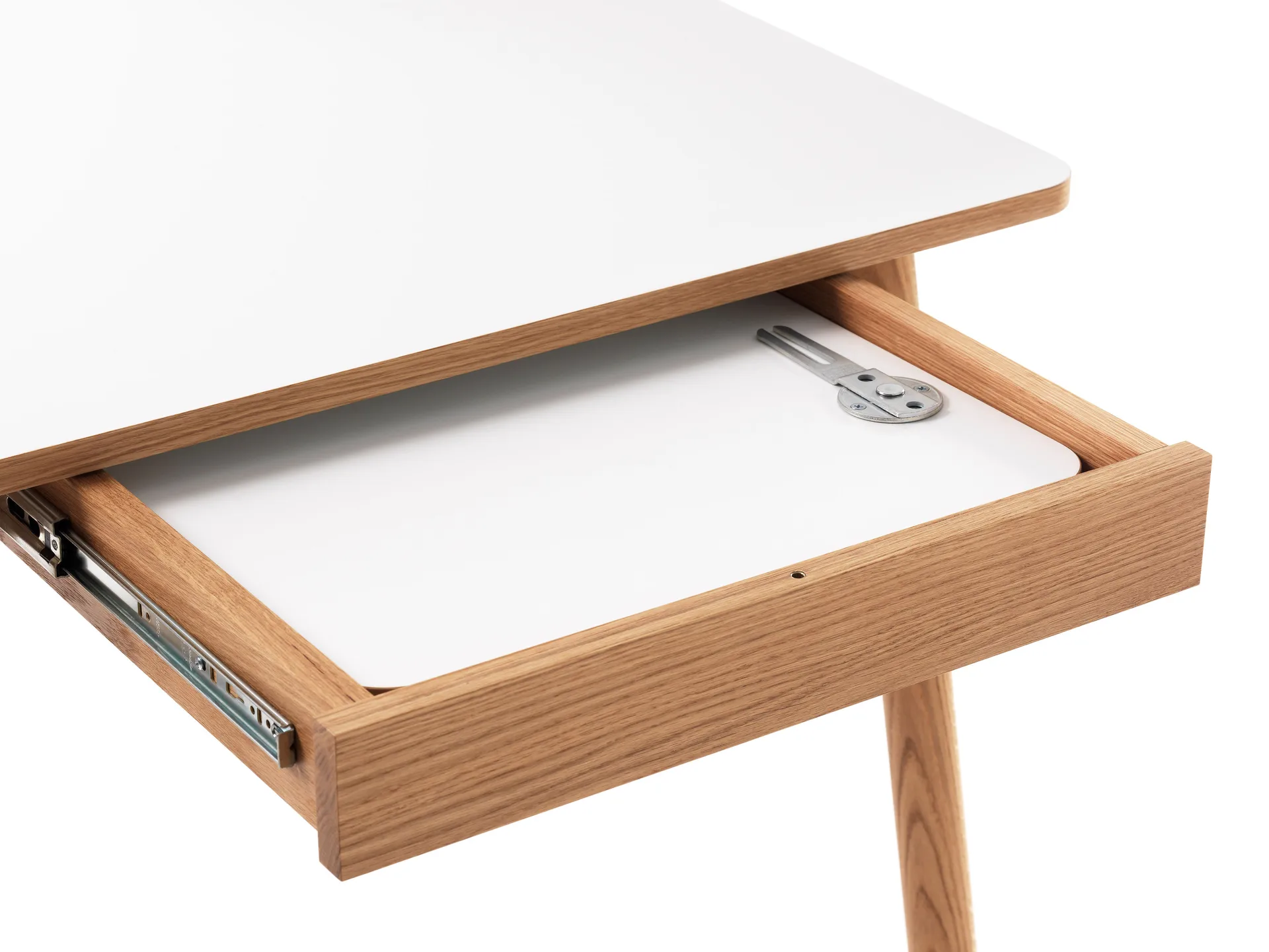 Dino+ ruokapöytä jatkolevyllä, Valkoinen, tammirunko, 2 jatkolevyä Zweed