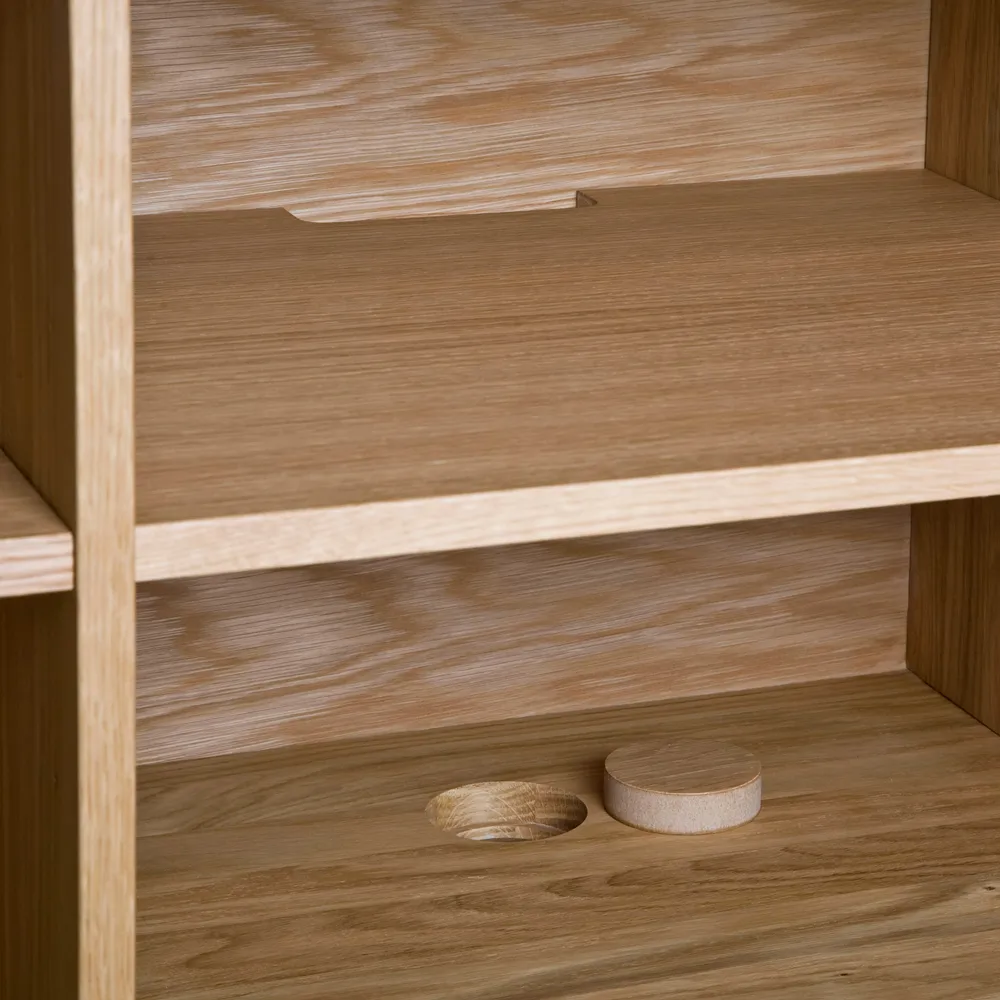 Moodi 180 -sivupöytä, Harmaa/valkoinen, tammirunko Zweed