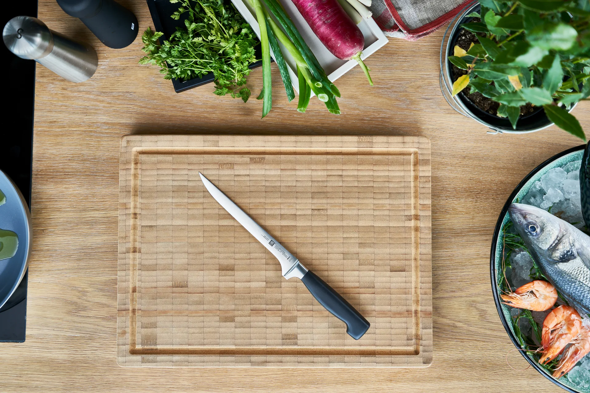 Zwilling Four star fileerausveitsi 18 cm, Musta-ruostumaton teräs Zwilling