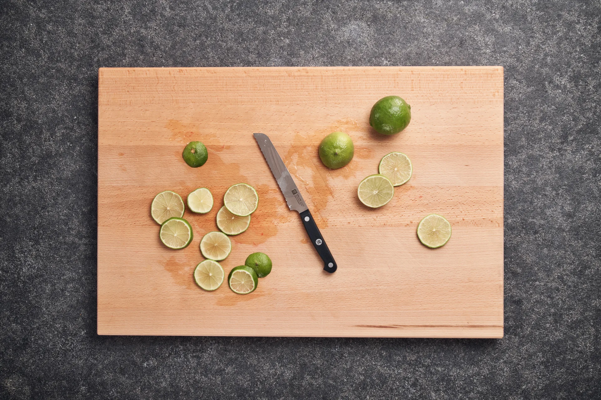 Zwilling Gourmet sahalaitainen yleisveitsi 13 cm, Musta-ruostumaton teräs Zwilling