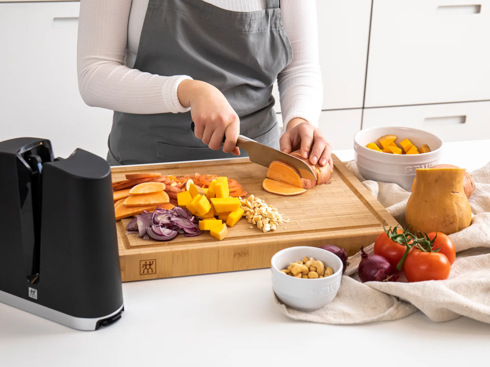 Zwilling Pro Santoku-veitsi 18 cm, Musta-ruostumaton teräs Zwilling