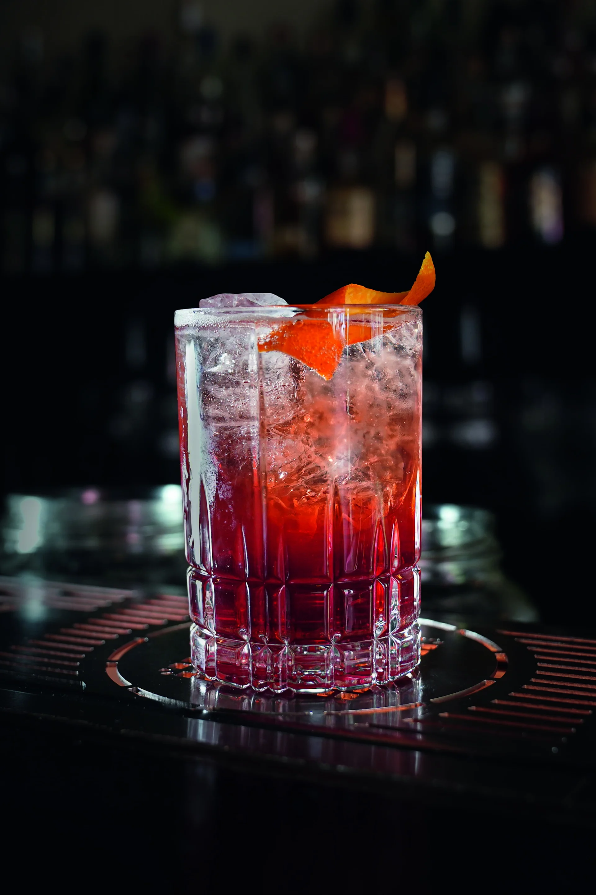 Virgin Long Island Iced Tea on suosittu mocktail, jota tarjoillaan täällä Spiegelau-merkkisessä Perfect Serve -viskilasissa.