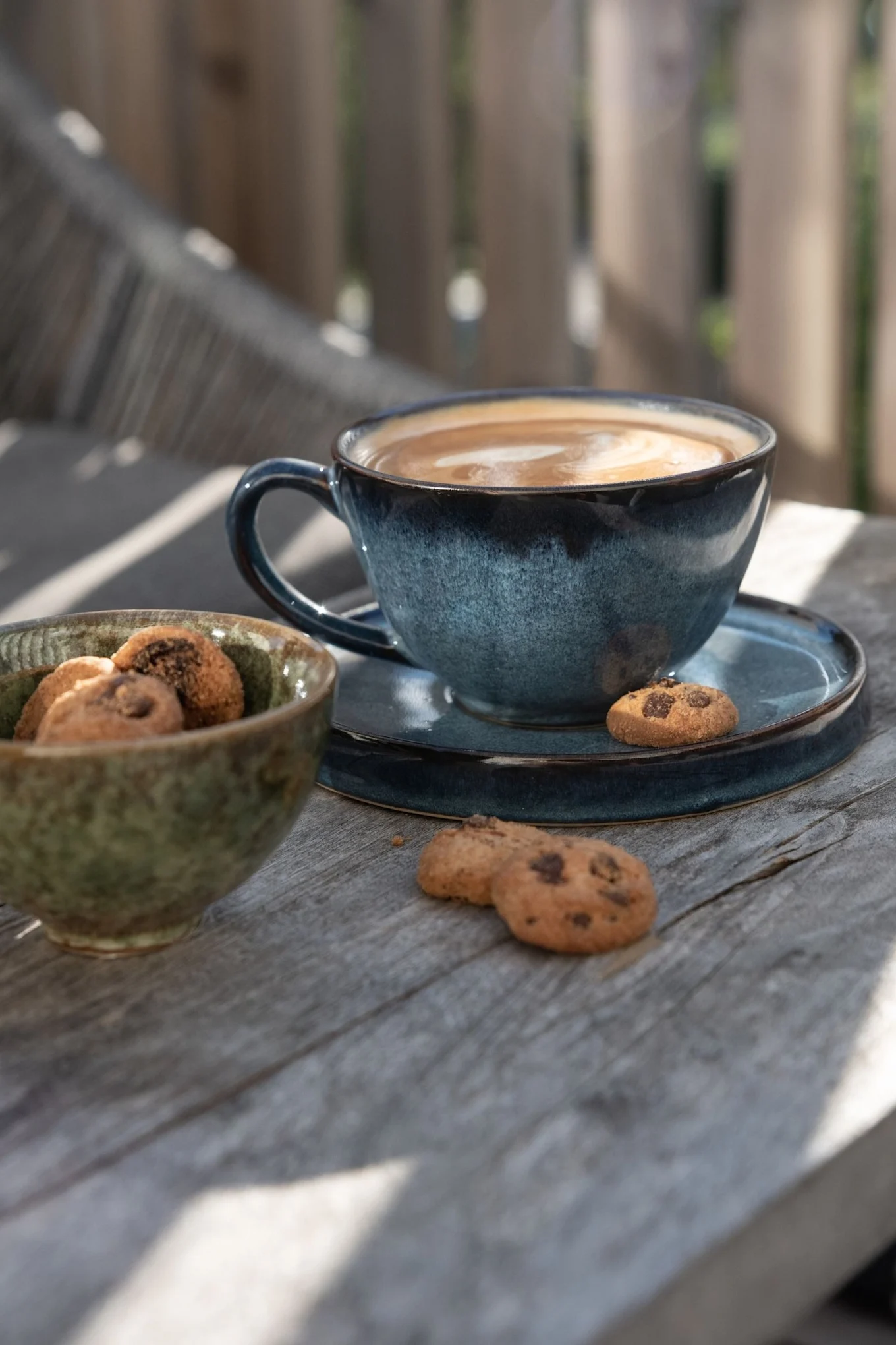 Anna isänpäivälahjaksi Byonin jade-muki ja -alusta, jotka ovat tyylikkäitä mutta maalaismaisia.