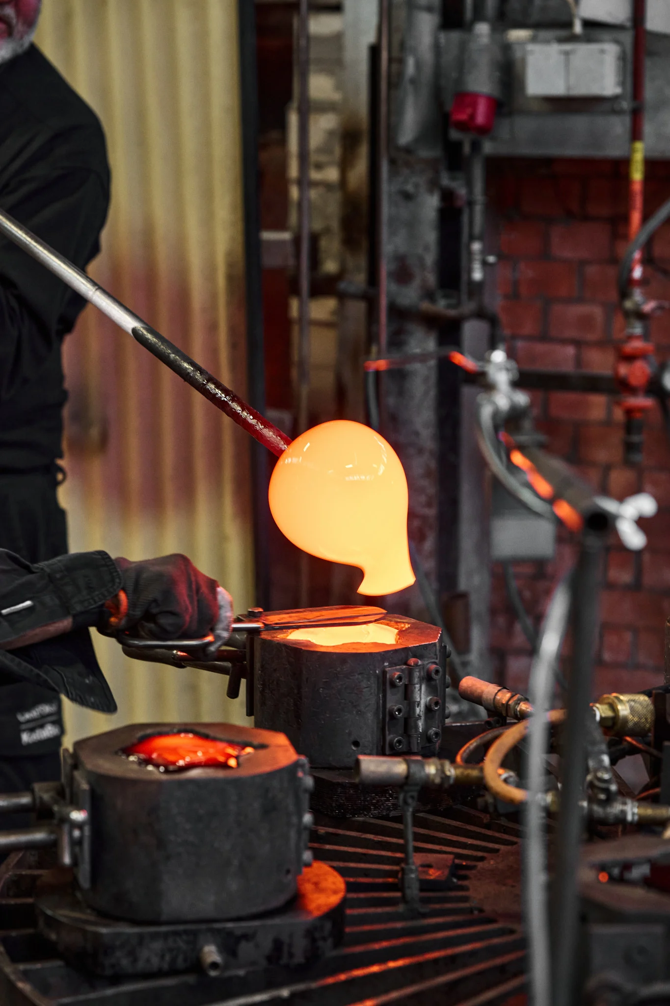 Vielä kuuma kynttilänjalka The Rock on muotoiltu.