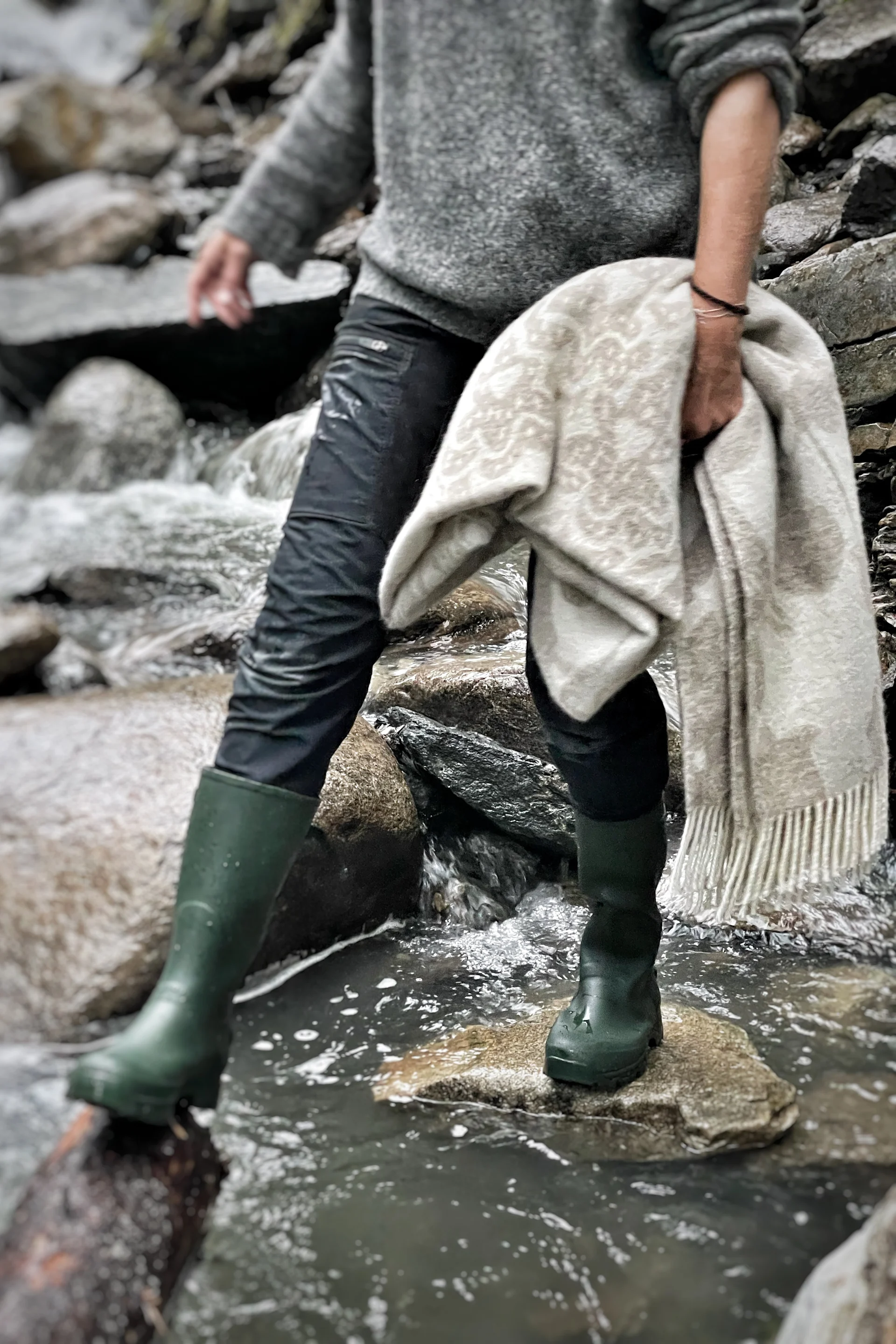 Syksyisessä To-Do listassa annamme sinulle paljon vinkkejä siitä, mitä voit tehdä Skandinaviassa tänä syksynä - esimerkiksi käydä piknikillä metsässä kävelyretken aikana.