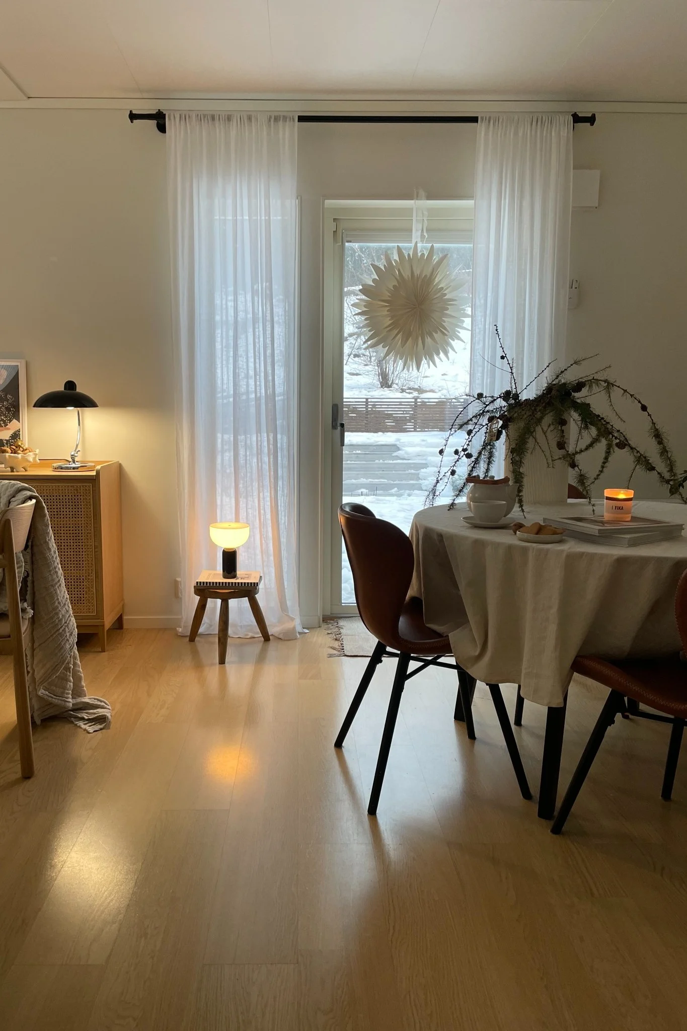 Tässä on yksi suosikkimme joulukukista: Luna by Scandi Living influensserin @myjapandihome kodissa.