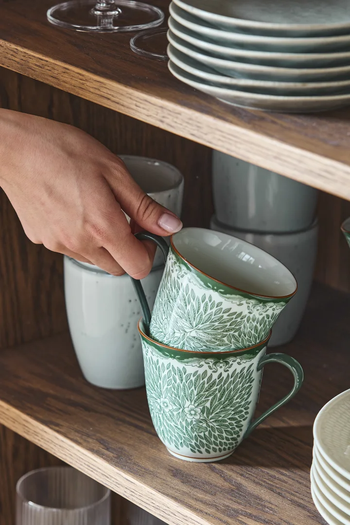 Anna ajaton muotoilulahja, kuten NJRD:n Lines-muki, jonka väri on miellyttävä beige.