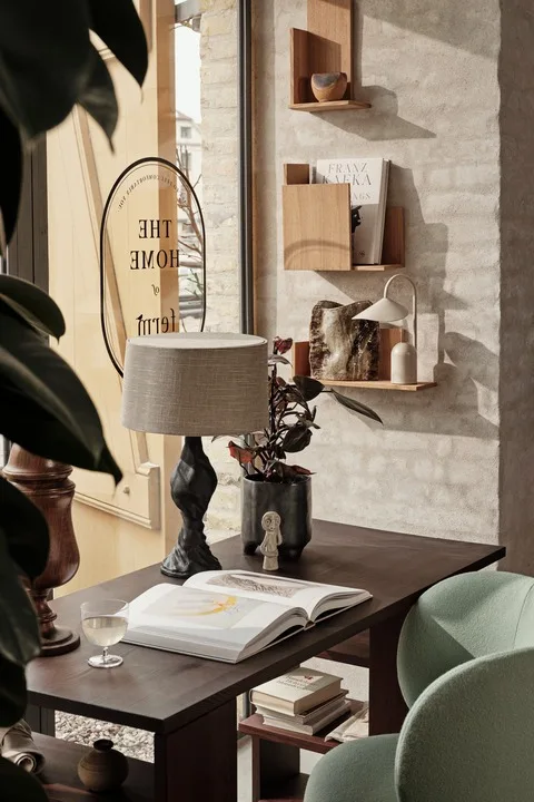 Tässä näet Ferm Livingin näyteikkunan, joka on designin ystävien pakollinen kohde Kööpenhaminan kaupunkioppaassa. 