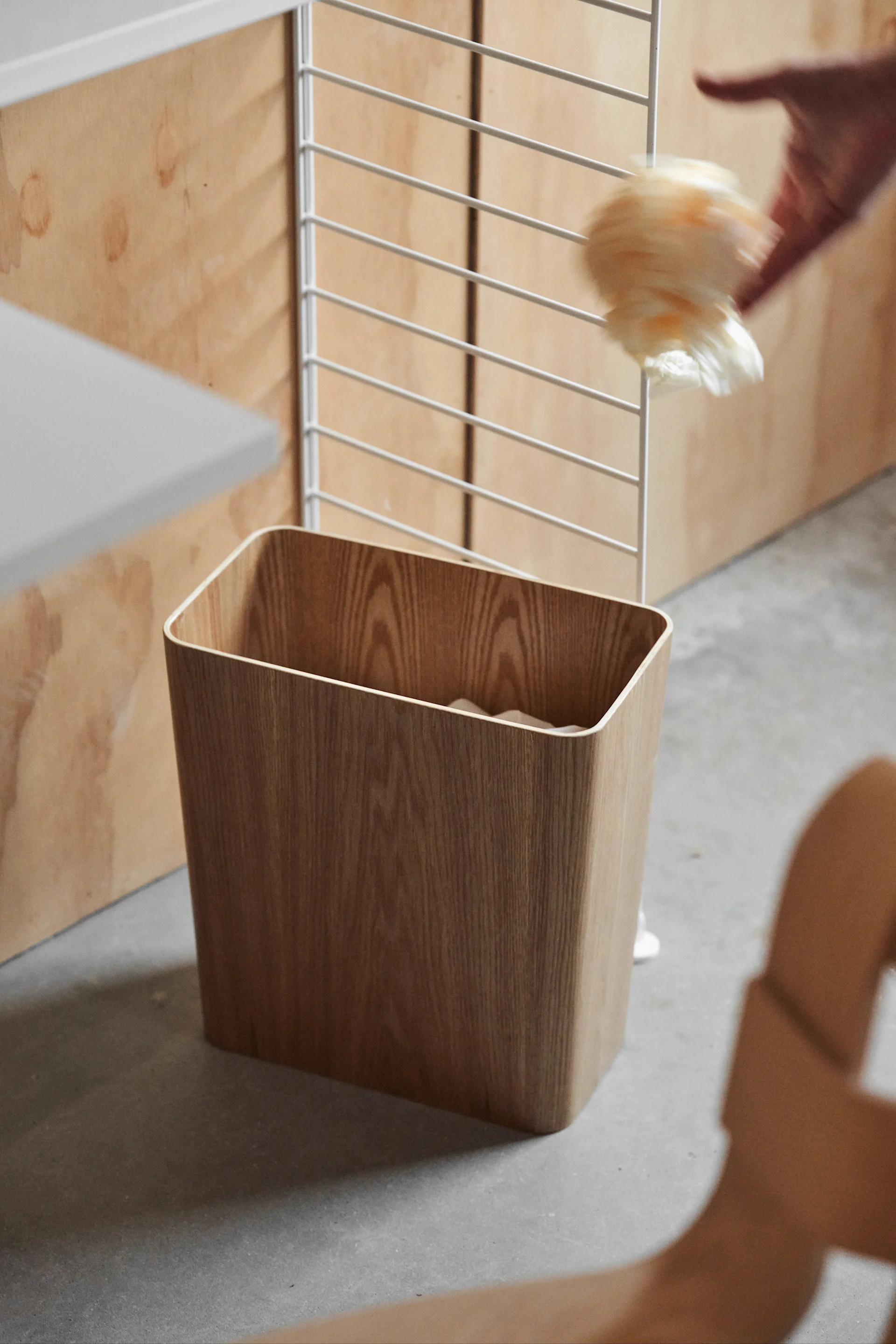 Kodin järjestämiseksi on tärkeää siivota aika ajoin, jotta sinne ei kerry paljon turhaa tavaraa, jota et käytä. Tässä Wilo-jäteastia Blomukselta.