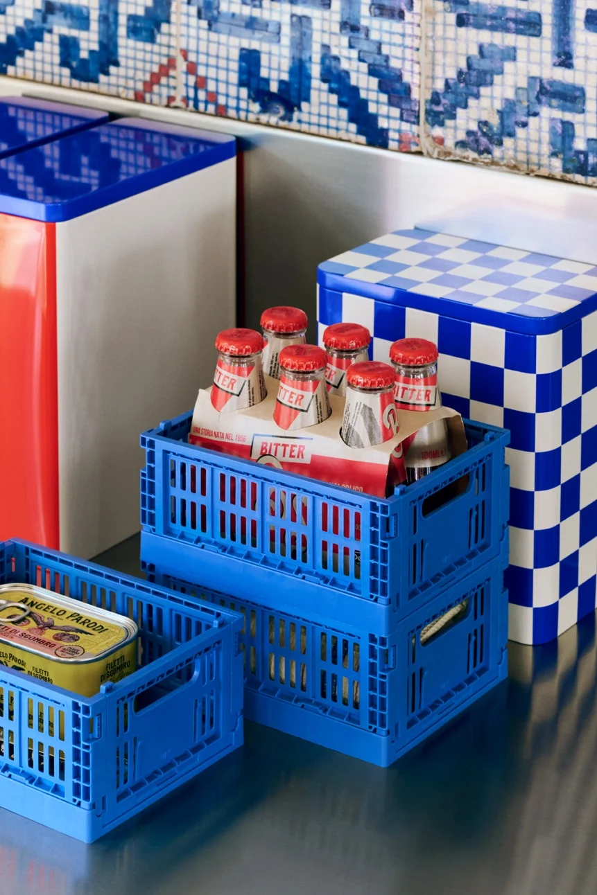 HAY:n Colour Crate -laatikot ovat saatavilla eri väreissä ja koossa, ja ne auttavat sinua järjestämään ruokakomerosi.