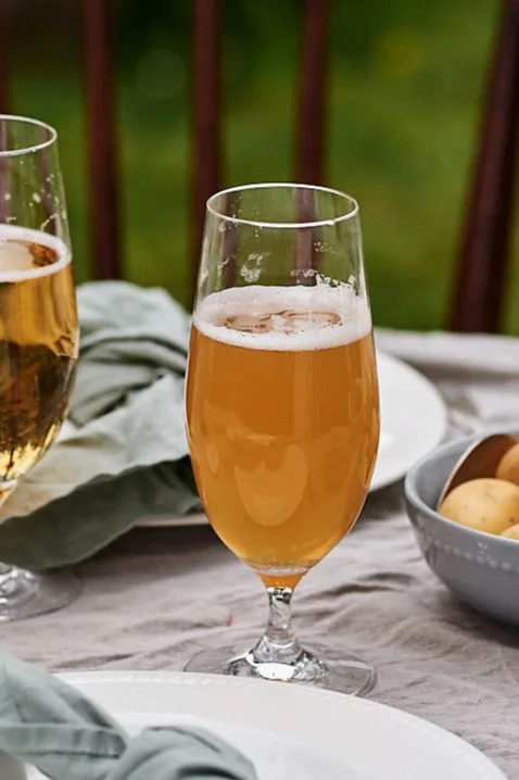 Miten valita oikeanlainen olutlasi - kuten tässä näkyvä Karlevi olutlasi. 